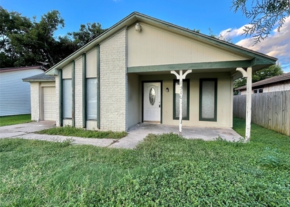 1510 N Avenue Q - Photo 1