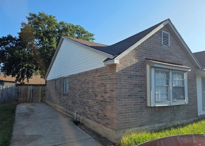 19302 Woodglen Drive - Photo 1