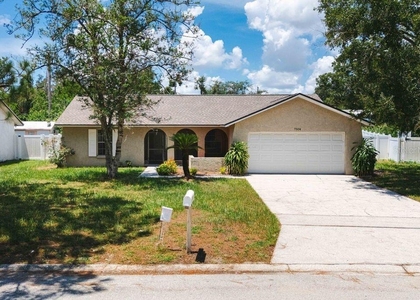 7504 N Sanibel Circle - Photo 1