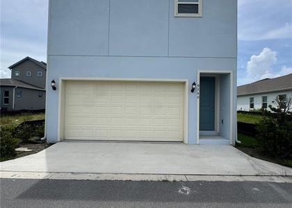 9740 Undset Aly - Photo 1