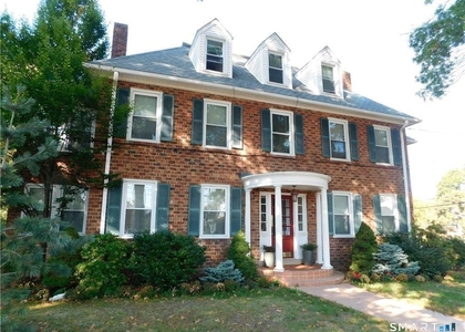 512 Townsend Avenue - Photo 1