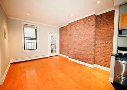 Avenue B - Photo 1