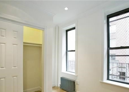 Mott St - Photo 1
