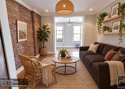 10 Avenue - Photo 1