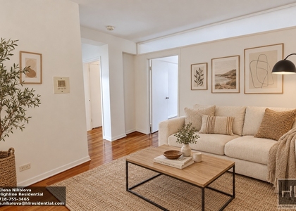 East 58 Street - Photo 1