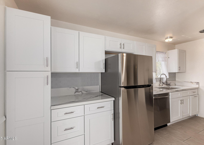 1407 E El Camino Drive - Photo 1