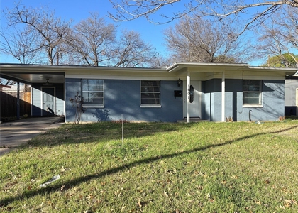 1601 Park Place - Photo 1