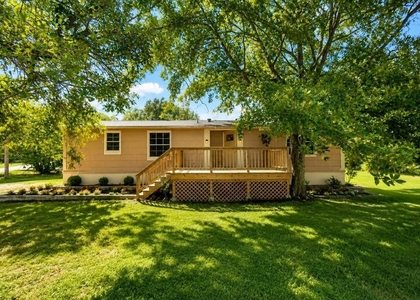 205 W Long Street - Photo 1
