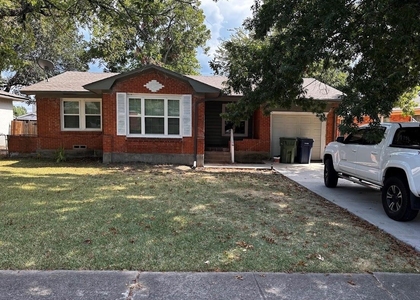 202 E Carolyn Drive - Photo 1