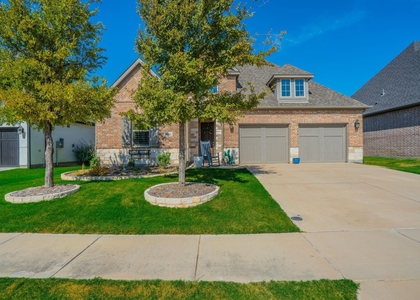 8116 Maybury - Photo 1
