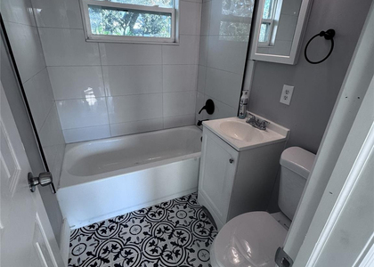 704 S Main Avenue - Photo 1