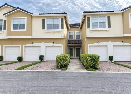 1571 Se Hampshire Way - Photo 1