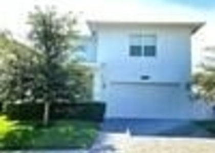 9066 Se Mars Street - Photo 1