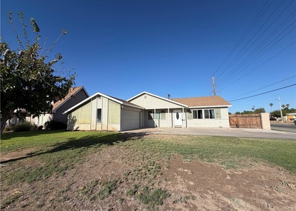 499 N 10th - Photo 1