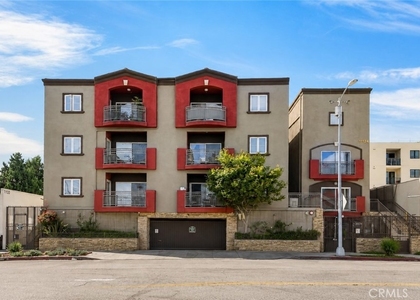 11124 Burbank Street - Photo 1