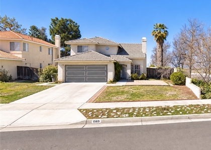 1569 Woodbury - Photo 1