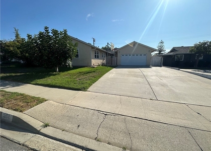 354 S Pepper Avenue - Photo 1