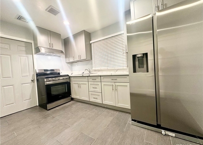 15746 1/2 Magnolia Boulevard - Photo 1