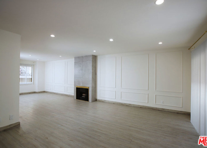 10214 Samoa Avenue - Photo 1