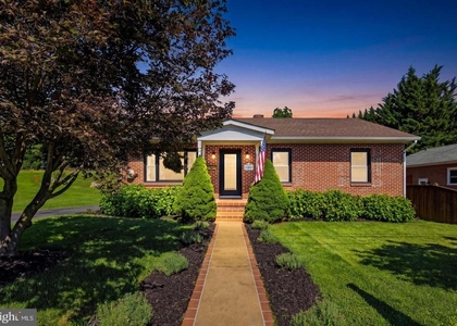 805 Pennsylvania Avenue - Photo 1