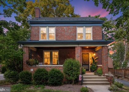 420 W Cork Street - Photo 1
