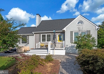 1001 Clearview Avenue - Photo 1