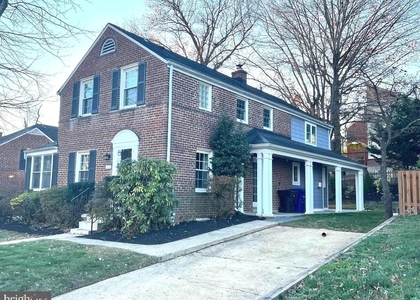 1010 N Kentucky Street - Photo 1