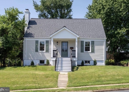 2108 S Dinwiddie Street S - Photo 1