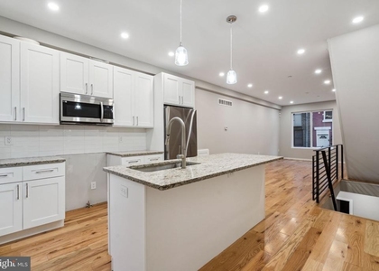1713 W Seybert Street - Photo 1