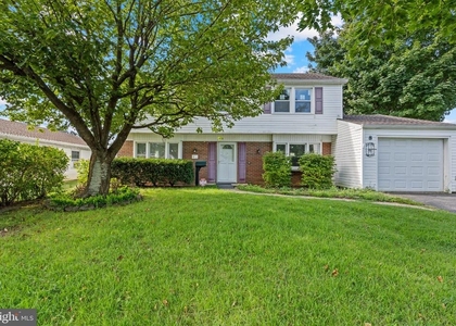 8 Holton Lane - Photo 1