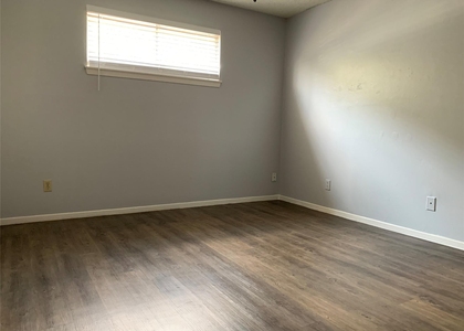 820 Houston St - Photo 1