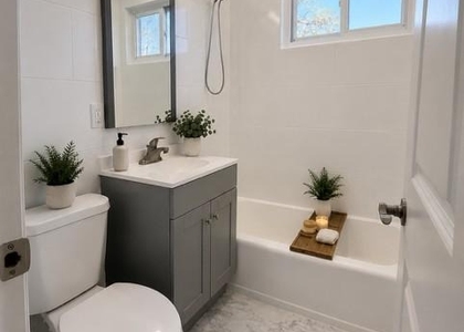 142 Joliet Street Sw - Photo 1