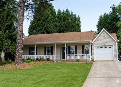 915 Clover Lane - Photo 1