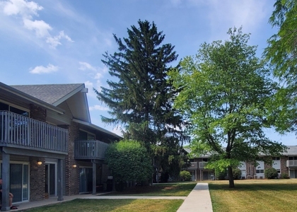 10s771 Clarendon Hills Road - Photo 1