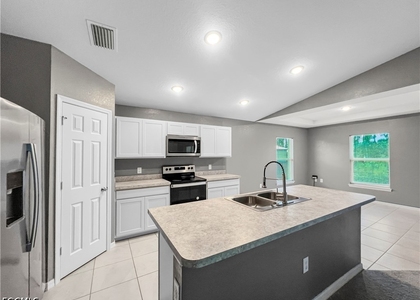 3107 35th Street W - Photo 1