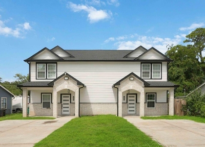 5709 Annunciation Street - Photo 1