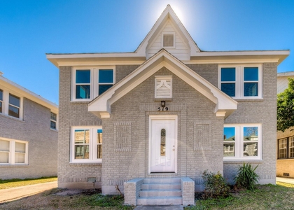 519 W Clay Street - Photo 1
