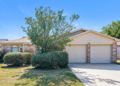 2515 Village Circle Drive - Photo 1