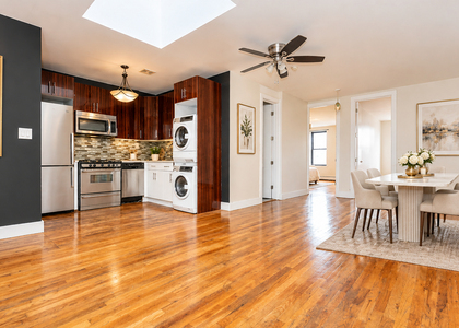 1044 Putnam Ave - Photo 1