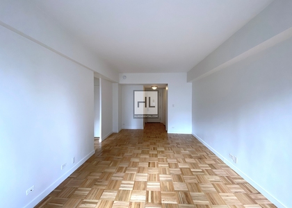 East 49th Street - Photo 1