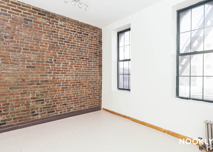 206 Scholes St - Photo 1