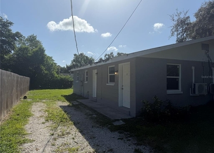 9811 N Jasmine Avenue - Photo 1