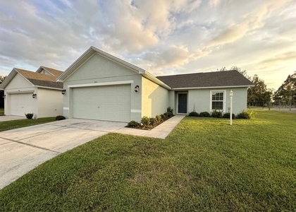 627 W Carey Lane - Photo 1