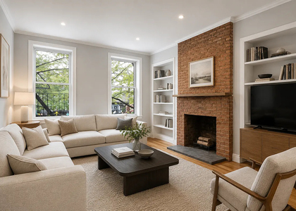 Copy of 560 Hudson Street, Uni - Photo 1