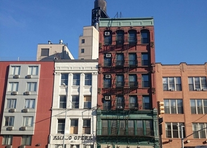 Bowery - Photo 1