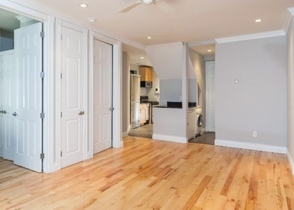 Avenue B - Photo 1
