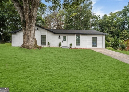 6073 Fieldcrest Drive - Photo 1