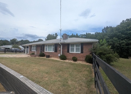 6115 Jewell Bennett Road - Photo 1