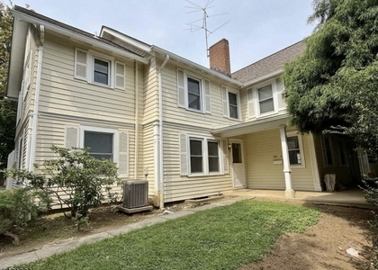 288 Greenwood Ave - Photo 1