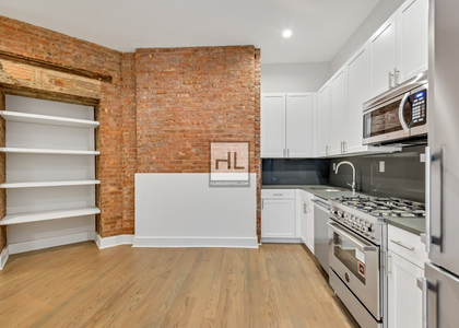 Madison Avenue - Photo 1